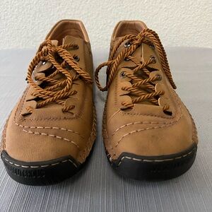 Men's Tan Casual Shoes